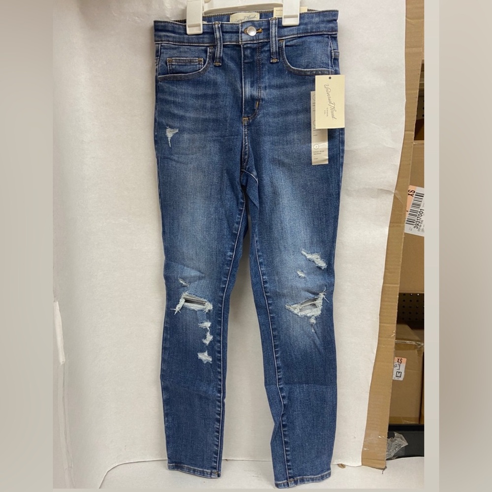Universal Thread Distressed Blue Jeans